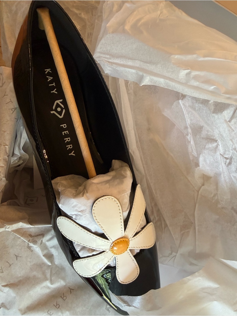 Katy Perry Collections The Evie Daisy Flat Black / New in box / Size 11